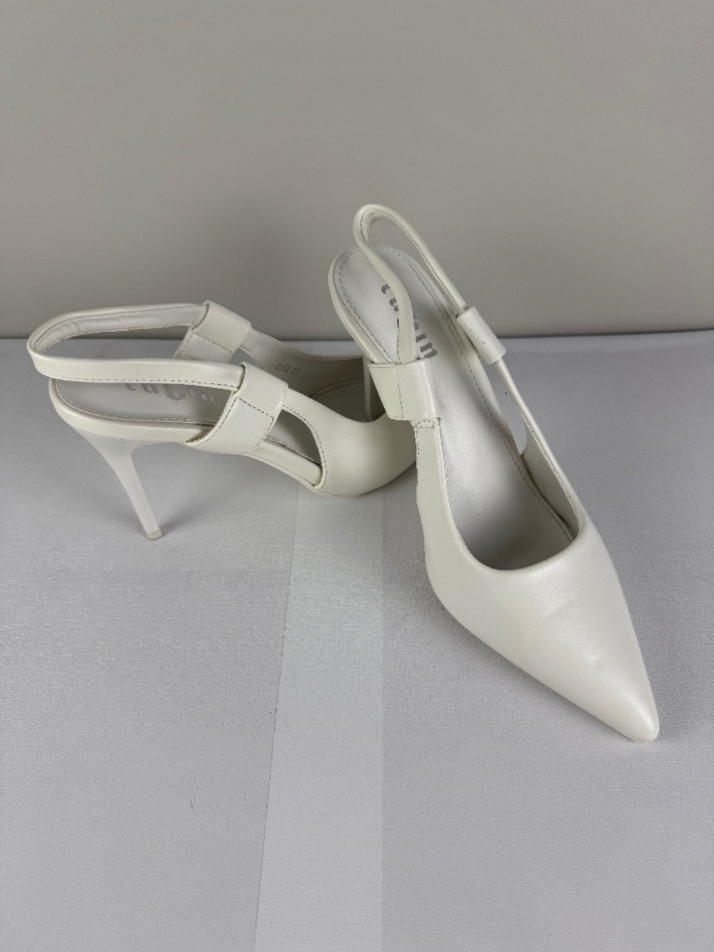 Slingback Pointed-Toe Stiletto Heels in White